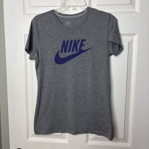 Nike Large Gray Purple Swoosh Logo Tee Slim Fit Women’s Short Sleeve Crew Neck